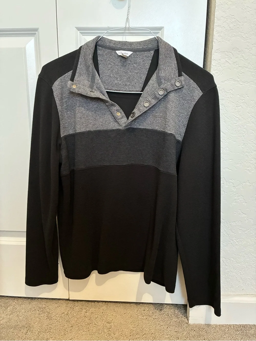 Calvin Klein Men's Black and Gray Zip-Up Snap Collar Sweater